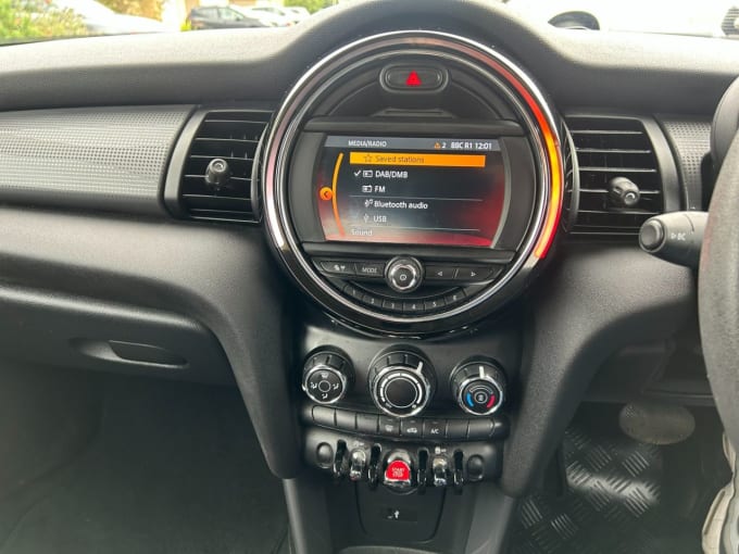 2019 Mini Hatch