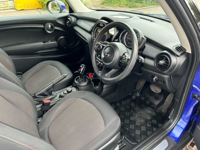 2019 Mini Hatch