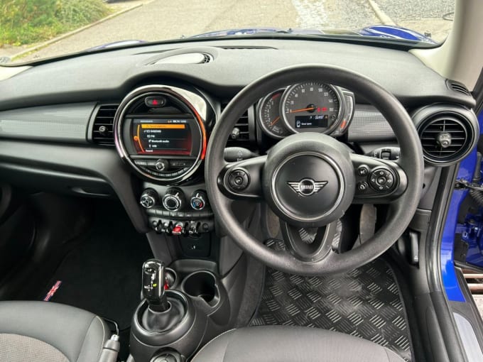 2019 Mini Hatch