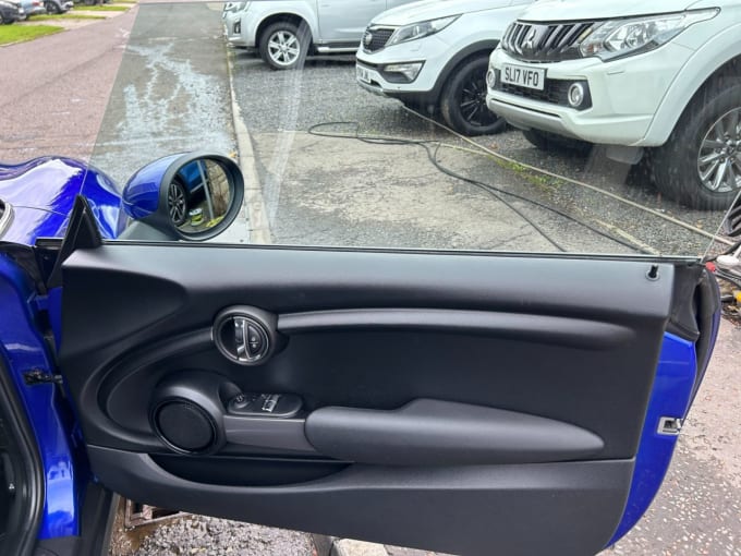 2019 Mini Hatch