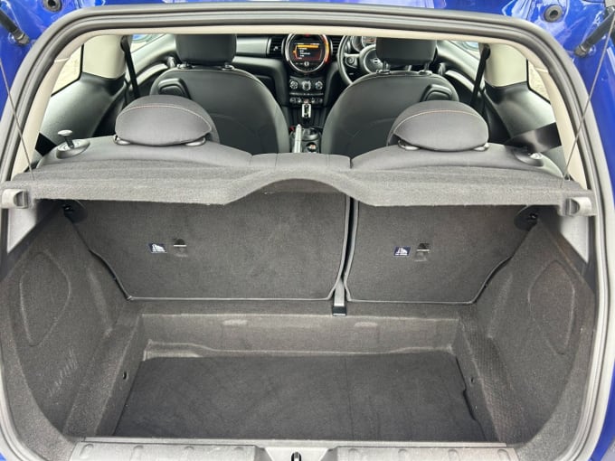 2019 Mini Hatch