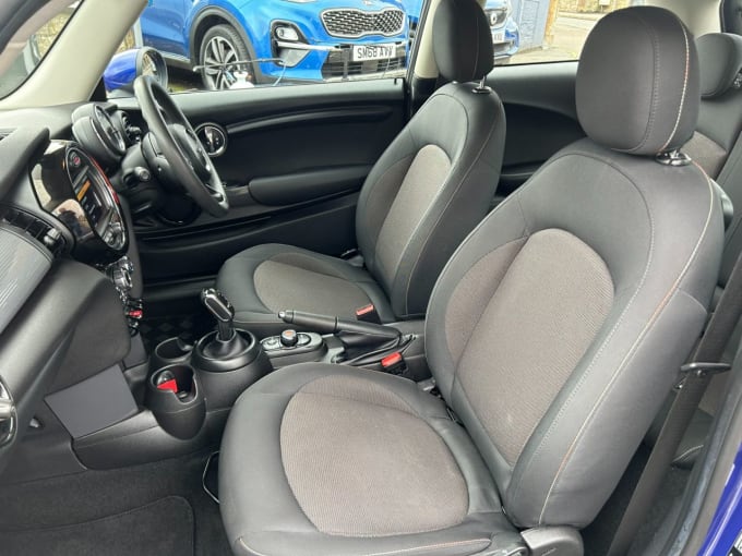 2019 Mini Hatch