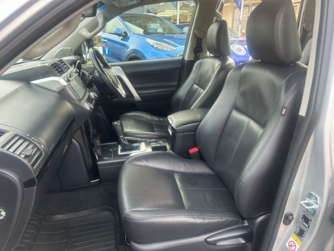 2017 Toyota Land Cruiser