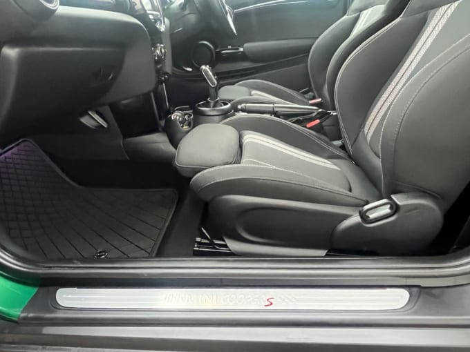 2025 Mini Hatch
