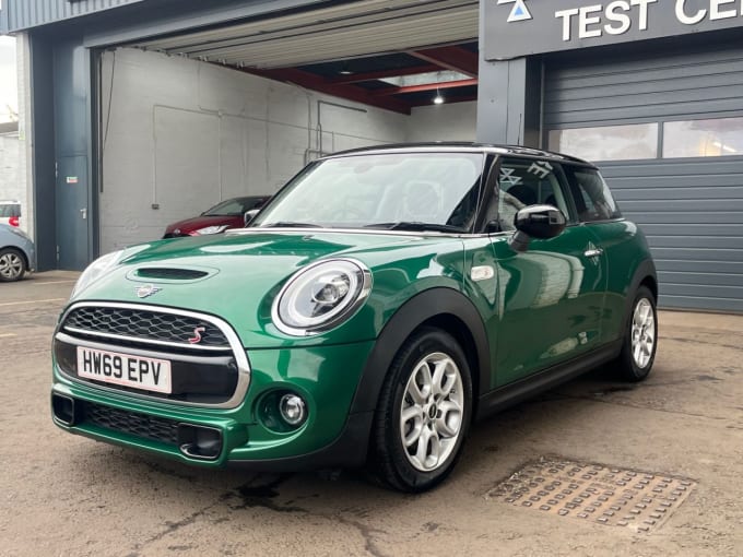 2025 Mini Hatch
