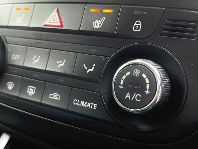 2025 Kia Venga