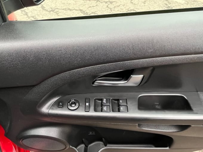 2025 Kia Venga