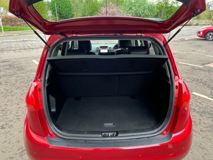 2025 Kia Venga