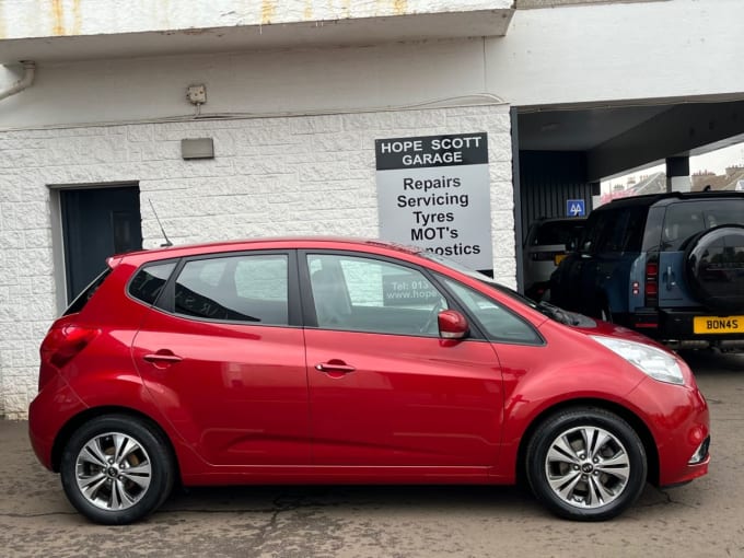 2025 Kia Venga