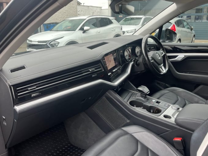 2025 Volkswagen Touareg
