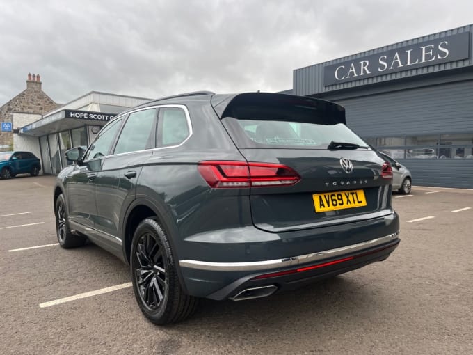 2025 Volkswagen Touareg