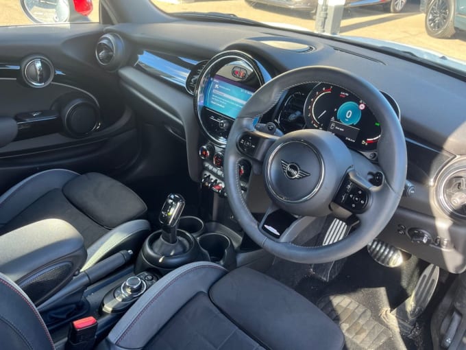 2025 Mini Hatch