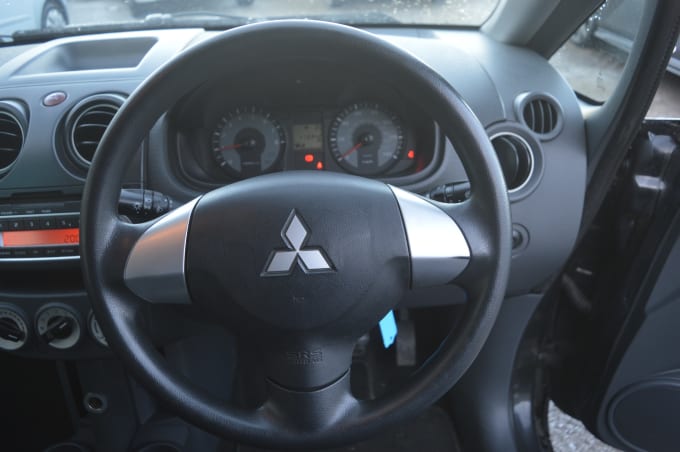 2025 Mitsubishi Colt