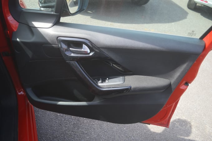 2025 Peugeot 208