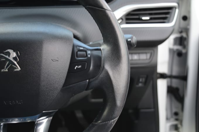 2025 Peugeot 208