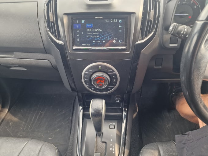 2025 Isuzu D-max