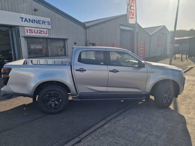 2025 Isuzu D Max