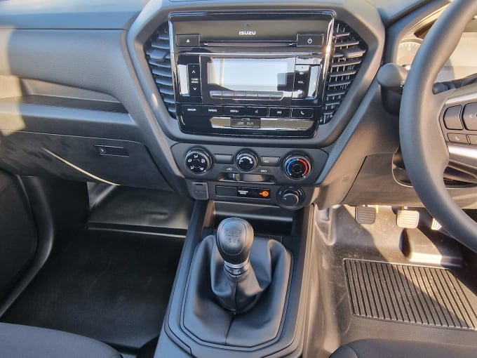 2025 Isuzu D Max