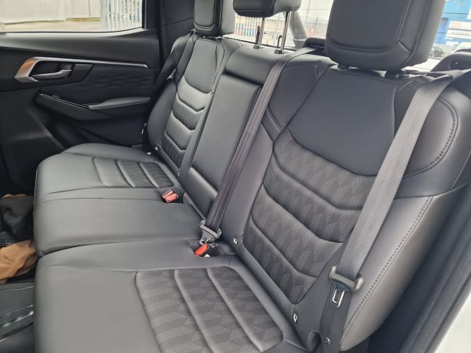 2025 Isuzu D-max