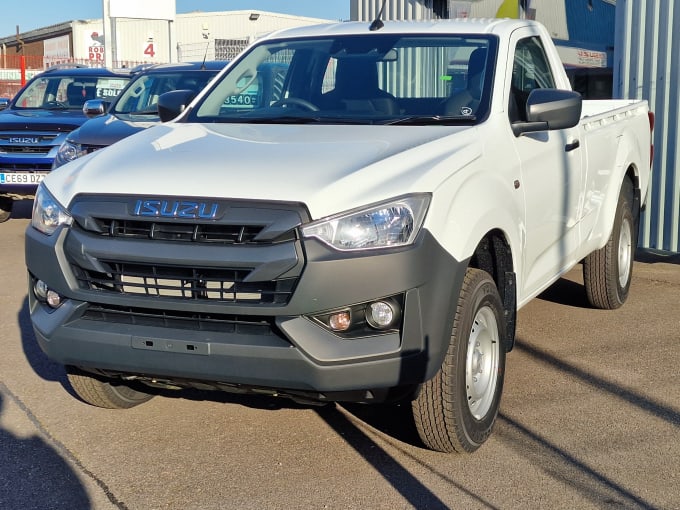 2025 Isuzu D Max