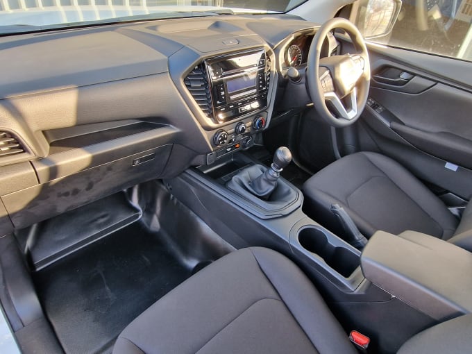 2025 Isuzu D Max