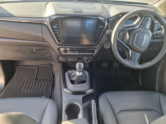 2025 Isuzu D Max