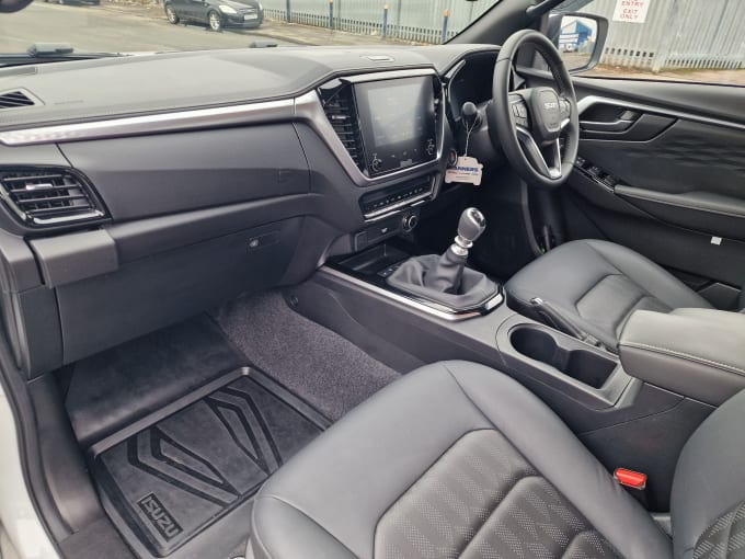 2025 Isuzu D-max