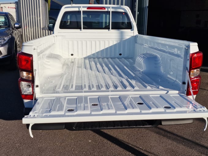 2025 Isuzu D Max