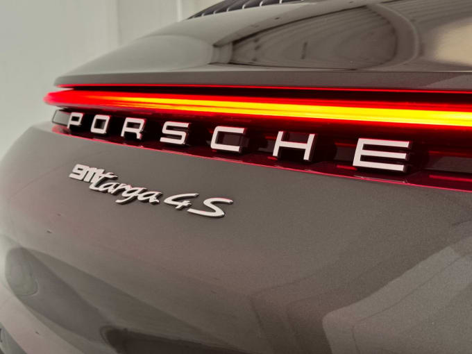 2025 Porsche 911