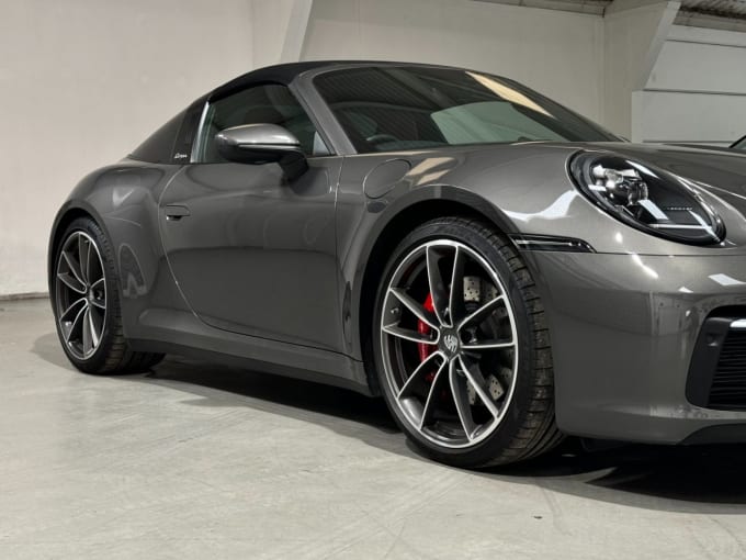 2025 Porsche 911