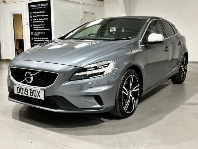 2024 Volvo V40