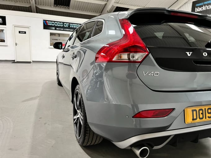 2024 Volvo V40