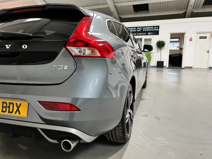 2024 Volvo V40