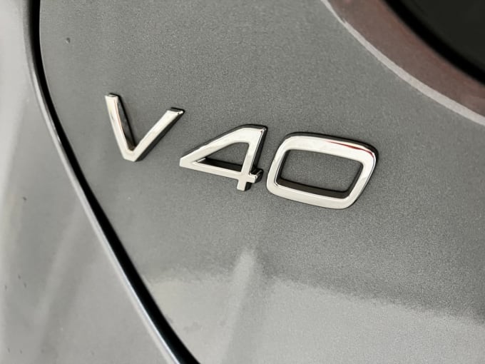 2024 Volvo V40