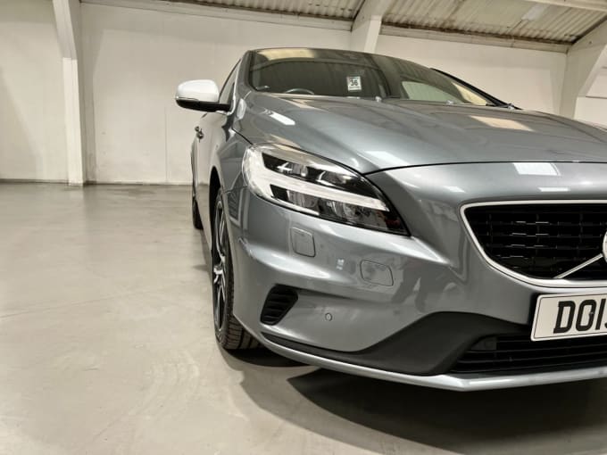 2024 Volvo V40