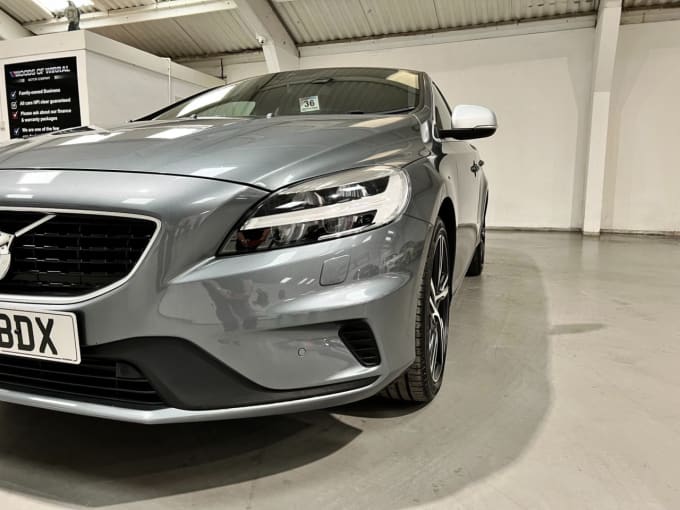 2024 Volvo V40