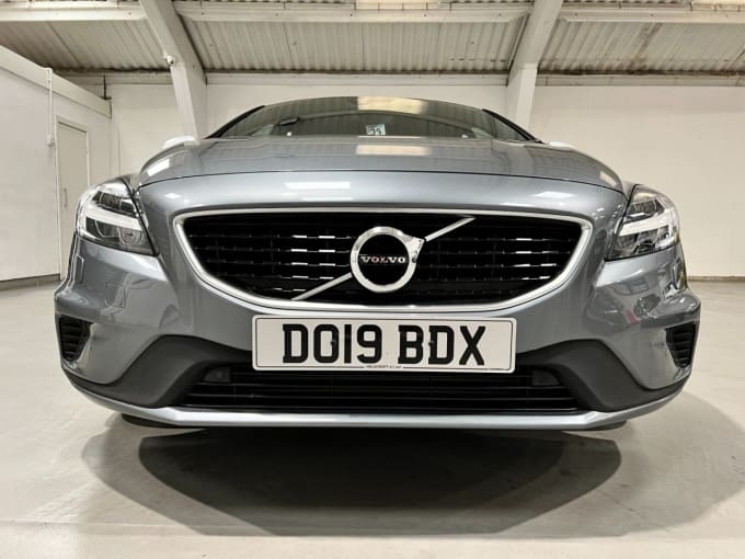 2024 Volvo V40