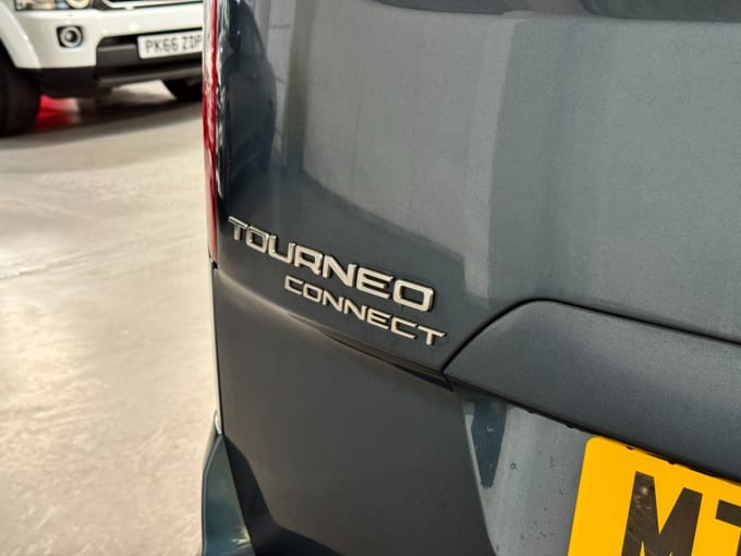 2025 Ford Grand Tourneo Connect