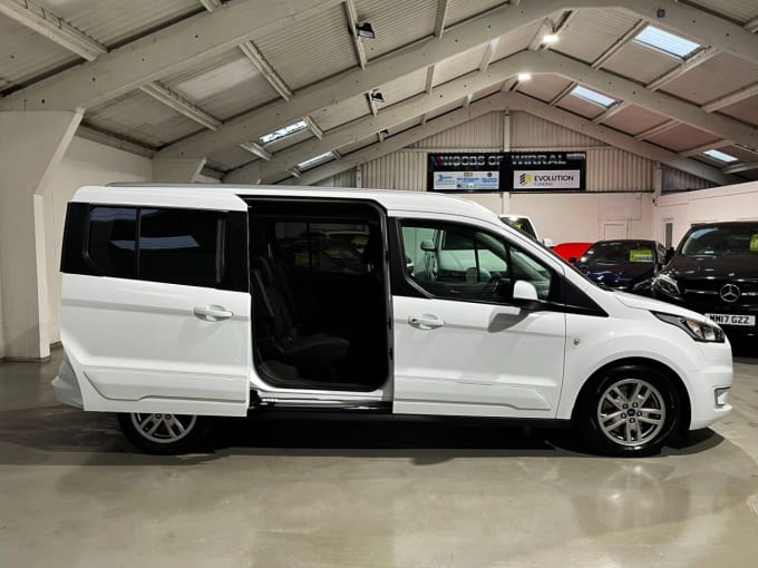 2025 Ford Grand Tourneo Connect