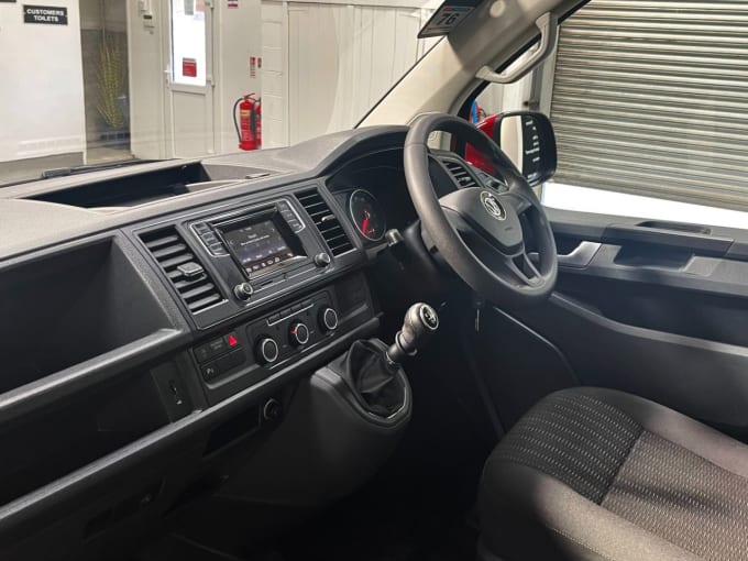 2025 Volkswagen Transporter Shuttle