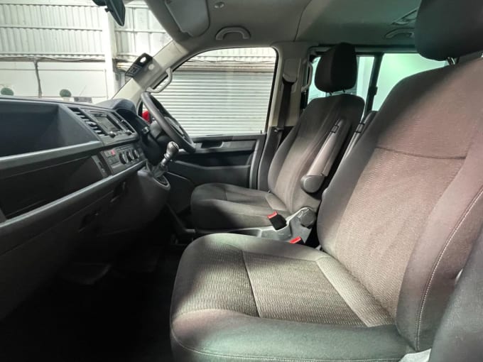 2025 Volkswagen Transporter Shuttle