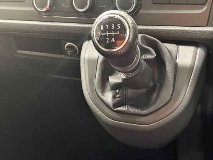 2025 Volkswagen Transporter Shuttle