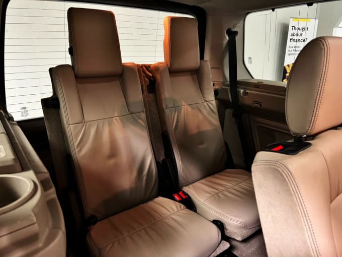 2025 Land Rover Discovery 4
