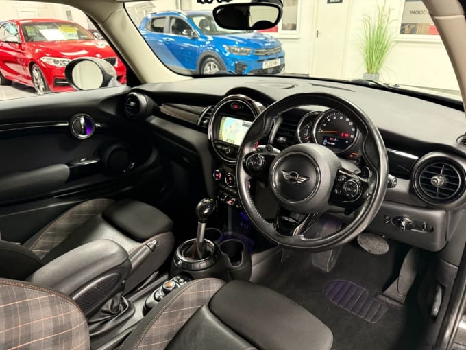 2025 Mini Hatch