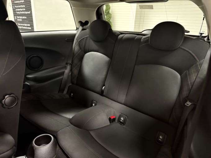 2025 Mini Hatch