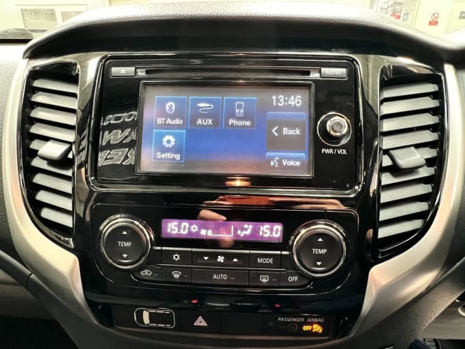 2025 Mitsubishi L200
