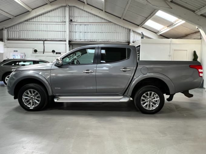 2025 Mitsubishi L200