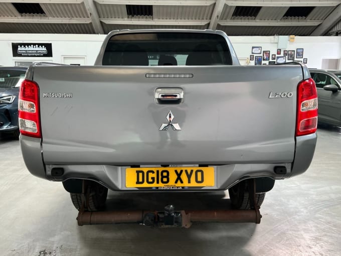 2025 Mitsubishi L200