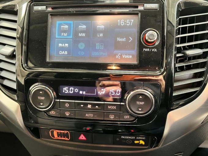 2025 Mitsubishi L200