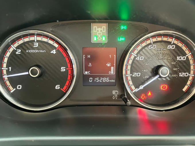 2025 Mitsubishi L200
